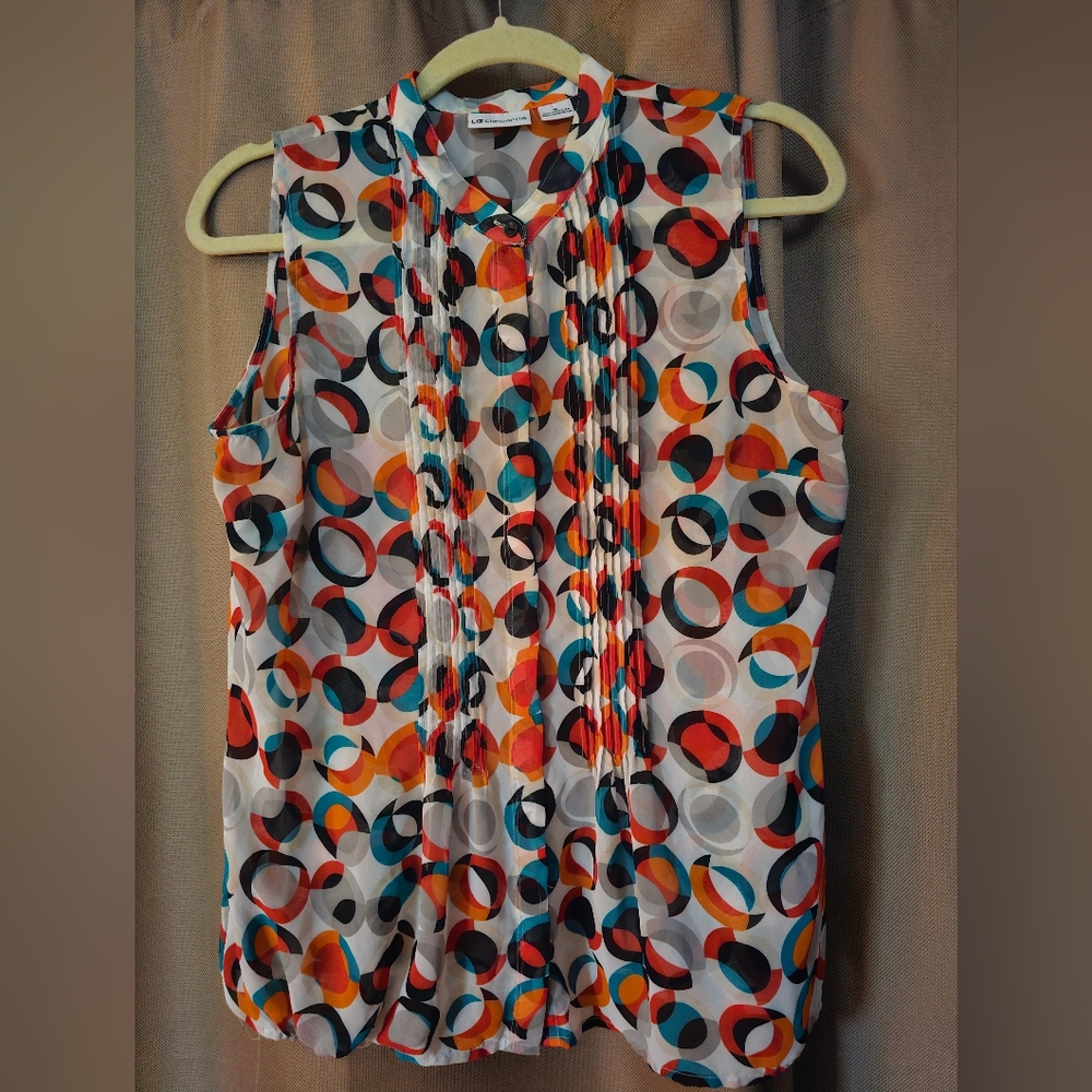 Liz Claiborne fitted/gathered design blouse
